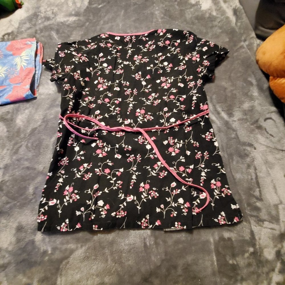 Scrub top